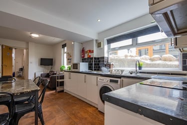 6 bed house, Mundy Place, Cathays, Cardiff, CF244BZ - Image 3